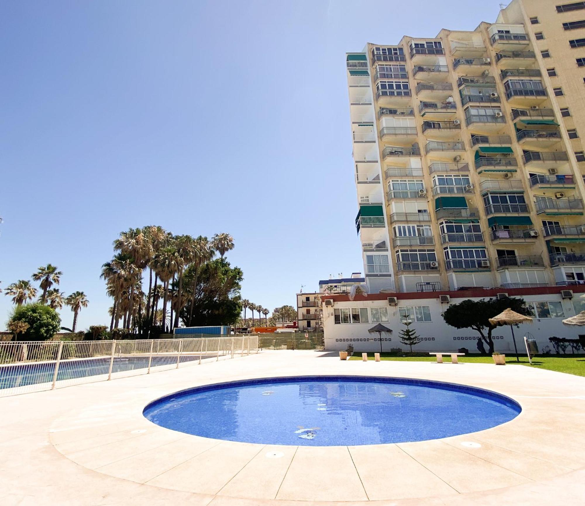 Vistas Al Mar A 1 Min De Playa Con Parkig Gratis Daire Benalmádena Dış mekan fotoğraf