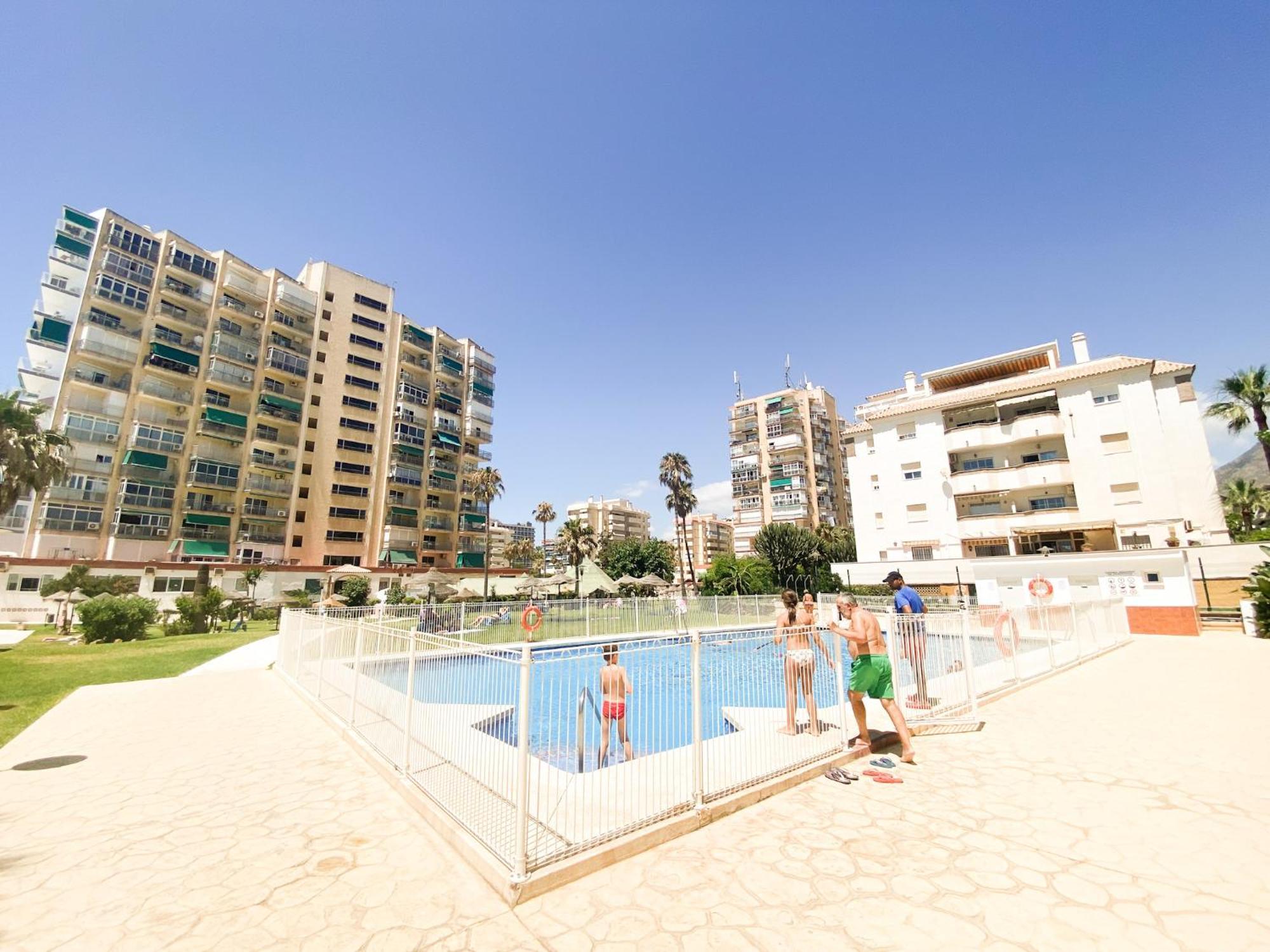 Vistas Al Mar A 1 Min De Playa Con Parkig Gratis Daire Benalmádena Dış mekan fotoğraf